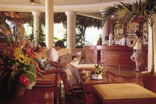 Teatro La Plaza Bar - Iberostar Costa Dorada - All Inclusive - Puerto Plata Teatro La Plaza Bar - Iberostar Costa Dorada - All Inclusive - Puerto Plata